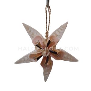 Flower Design Wall Hanging Decoration with Strombus Shell